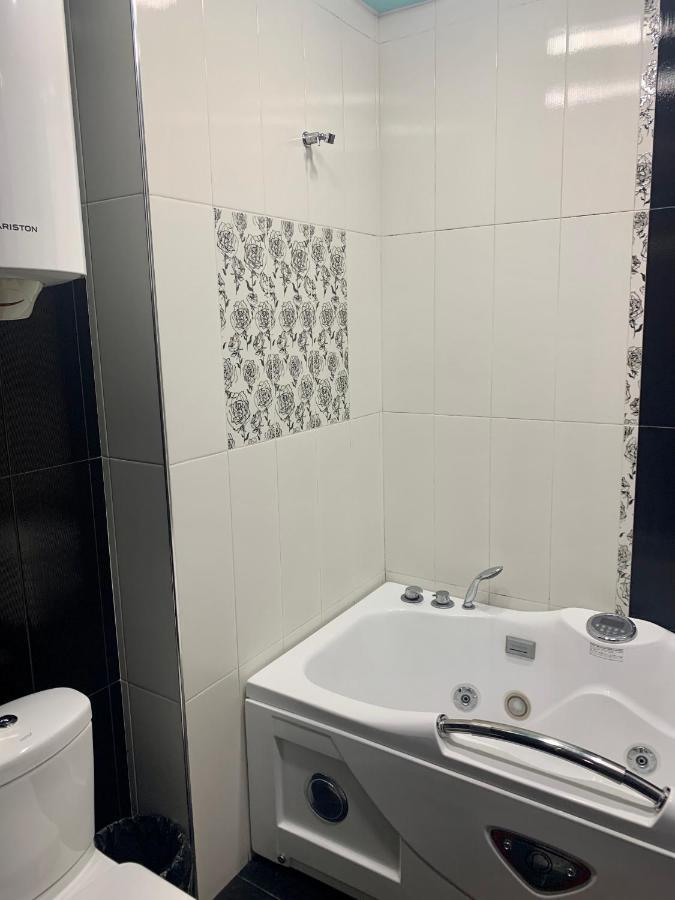 Luxury Apartment With Jacuzzi On Republic Square Jerevan Eksteriør billede